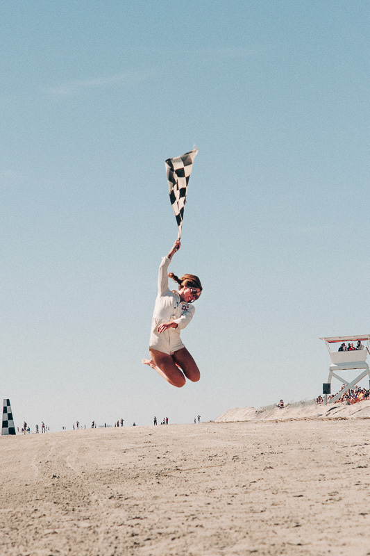 Foto: TROG Flag Girl von Johannes Huwe